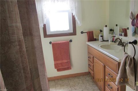 1707 Gulf Rd, Elyria, OH 44035 photo 6