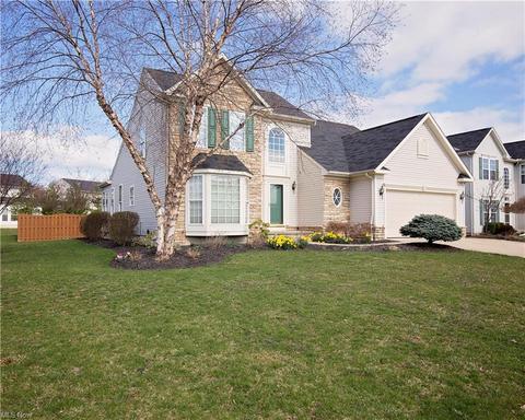 6882 Roe Ln, Lorain, OH 44053 photo 2