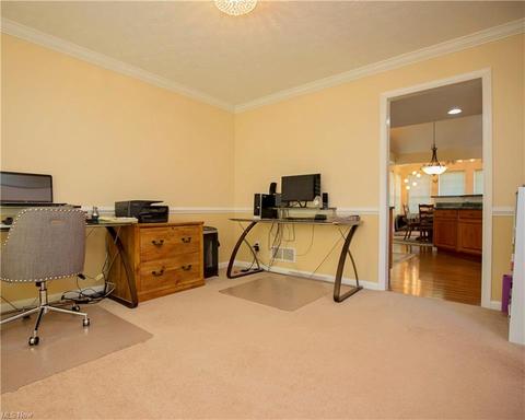 6882 Roe Ln, Lorain, OH 44053 photo 7