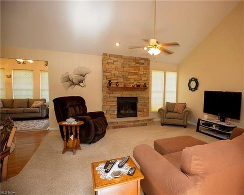 6882 Roe Ln, Lorain, OH 44053 photo 11