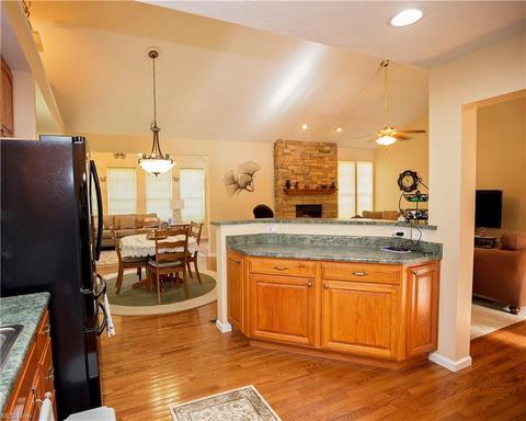 6882 Roe Ln, Lorain, OH 44053 photo 19