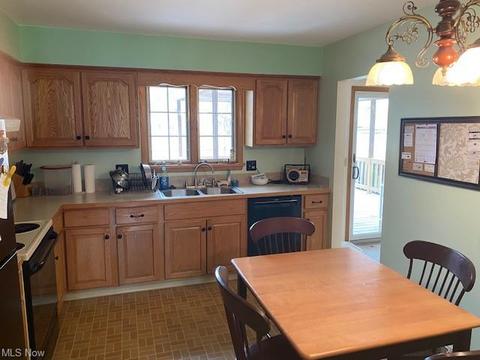 136 Brookvalley Dr, Elyria, OH 44035 photo 8