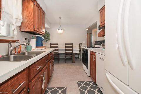 448 Windsor Dr, Elyria, OH 44035 photo 10
