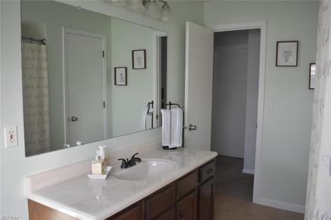 344 Crestview Dr, Elyria, OH 44035 photo 18