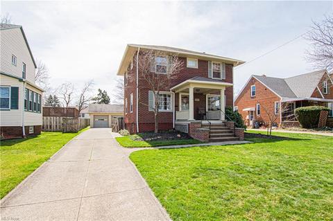 4419 Sheraton Dr, Parma, OH 44134 photo 2