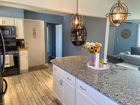 6463 Ridge Rd, Parma, OH 44129 photo 6