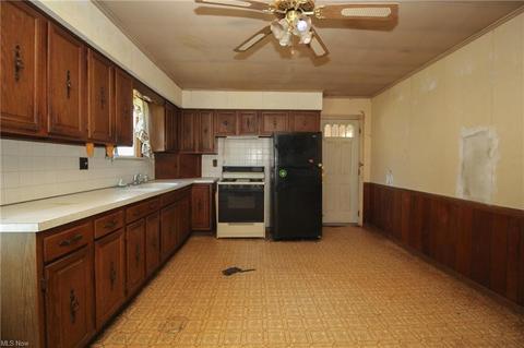 532 Sexton St, Struthers, OH 44471 photo 6