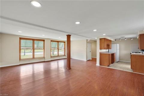 24943 Devoe Ave, Euclid, OH 44123 photo 4