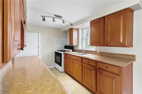 24943 Devoe Ave, Euclid, OH 44123 photo 7