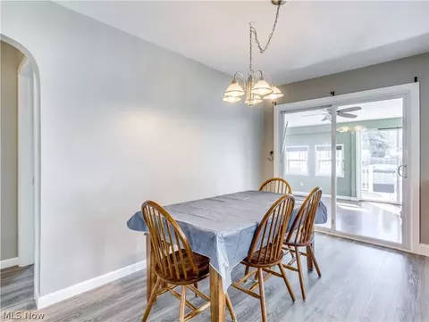 596 Mohawk Ave, Akron, OH 44305 photo 6