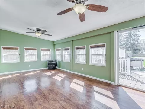 596 Mohawk Ave, Akron, OH 44305 photo 18