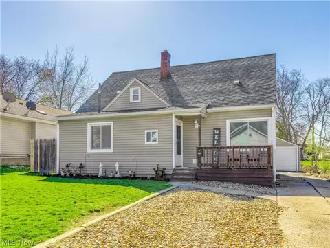 596 Mohawk Ave, Akron, OH 44305 photo 1