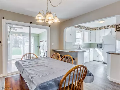 596 Mohawk Ave, Akron, OH 44305 photo 7
