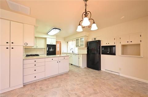 807 Washington Ave, Elyria, OH 44035 photo 10