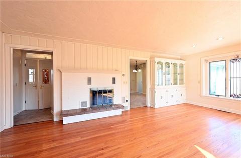 807 Washington Ave, Elyria, OH 44035 photo 6