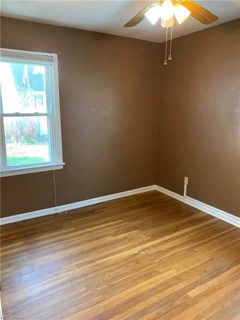 29954 Halifax St, Wickliffe, OH 44092 photo 5