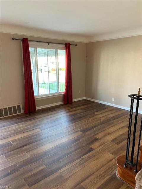 29954 Halifax St, Wickliffe, OH 44092 photo 3