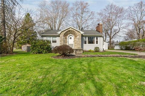 5992 Keller Rd, Akron, OH 44319 photo 1