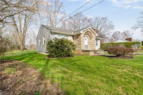 5992 Keller Rd, Akron, OH 44319 photo 2