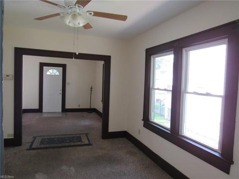 117 E 30th St, Lorain, OH 44055 photo 2