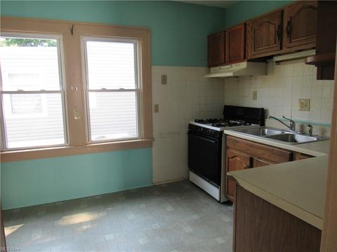 117 E 30th St, Lorain, OH 44055 photo 9