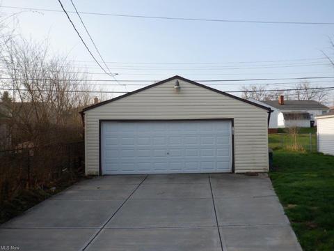 3103 Stanfield Dr, Parma, OH 44134 photo 5