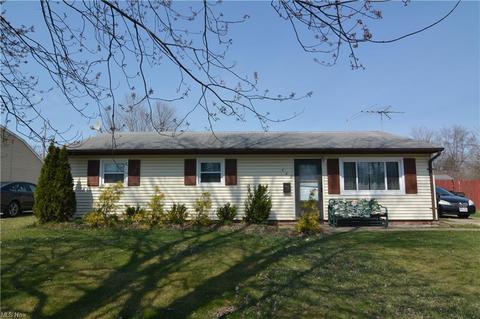 742 Baldwin Ave, Elyria, OH 44035 photo 2