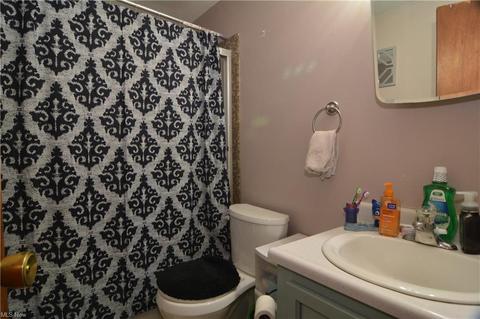 742 Baldwin Ave, Elyria, OH 44035 photo 6