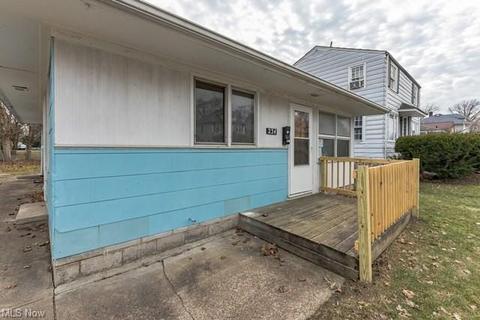 234 13th St, Elyria, OH 44035 photo 5
