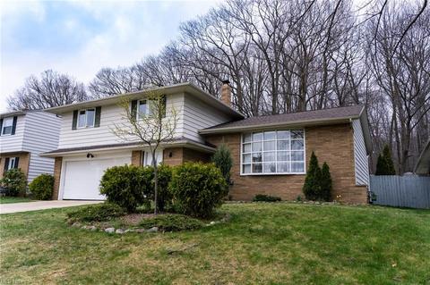 5347 Regency Dr, Parma, OH 44129 photo 1