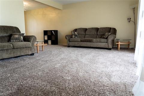 5347 Regency Dr, Parma, OH 44129 photo 7