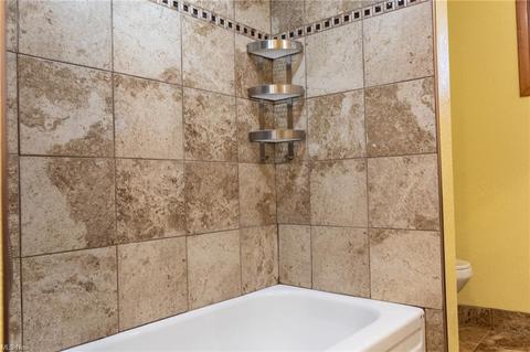 5347 Regency Dr, Parma, OH 44129 photo 9