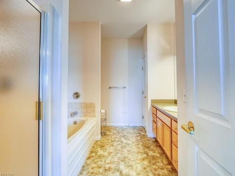 101 Arrow Ct, Elyria, OH 44035 photo 16