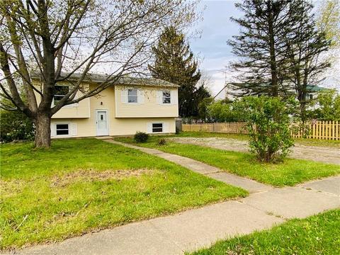 9060 Wilverne Dr, Windham, OH 44288 photo 2