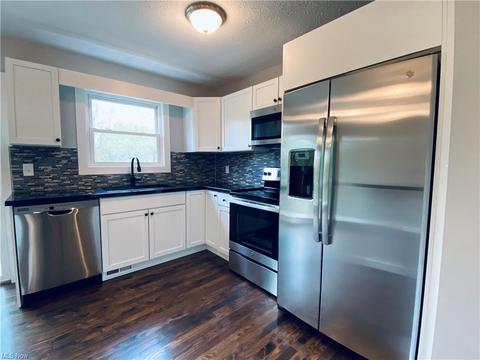 9060 Wilverne Dr, Windham, OH 44288 photo 8