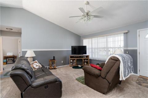 2071 Stonepath St, Lorain, OH 44052 photo 5