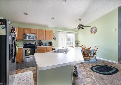 2071 Stonepath St, Lorain, OH 44052 photo 8