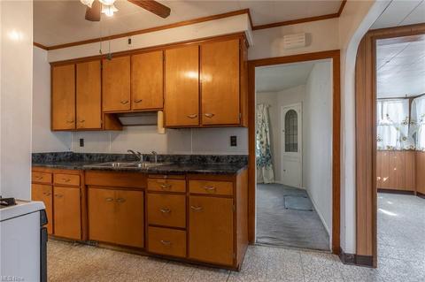 255 E 246th St, Euclid, OH 44123 photo 4