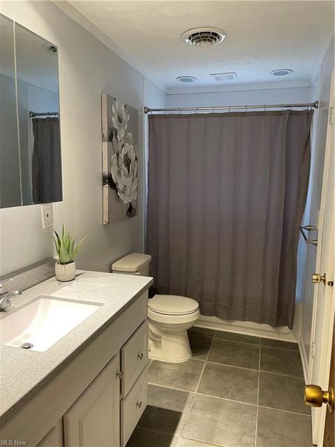 516 Kansas Ave, Elyria, OH 44035 photo 10