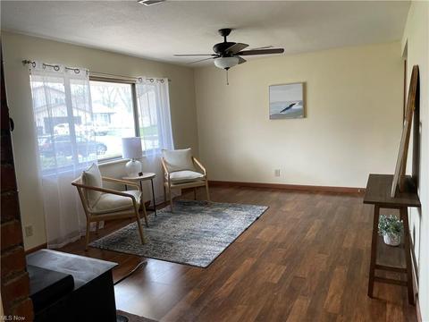 516 Kansas Ave, Elyria, OH 44035 photo 2