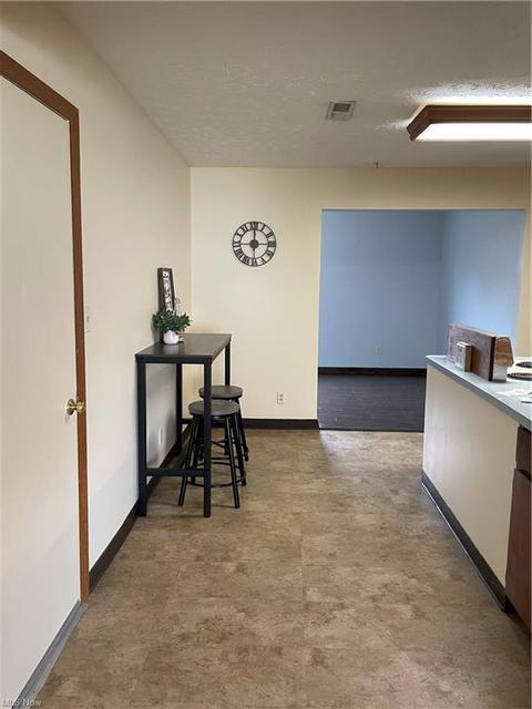 516 Kansas Ave, Elyria, OH 44035 photo 5