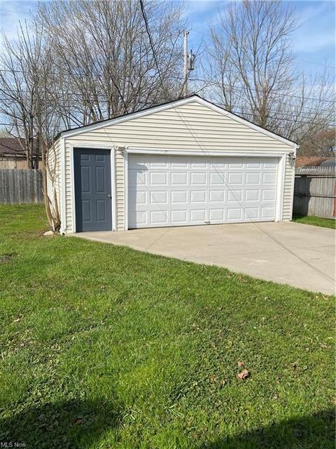 830 Baldwin Ave, Elyria, OH 44035 photo 14