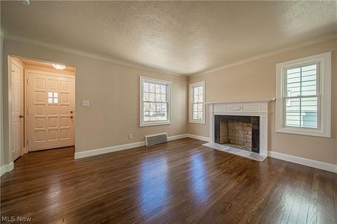 305 E 210 St, Euclid, OH 44123 photo 2