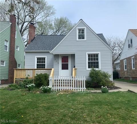 305 E 210 St, Euclid, OH 44123 photo 1