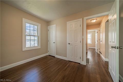 305 E 210 St, Euclid, OH 44123 photo 8