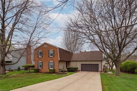 3464 Cornwall Dr NW, Canton, OH 44708 photo 1