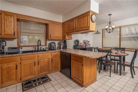 3464 Cornwall Dr NW, Canton, OH 44708 photo 13
