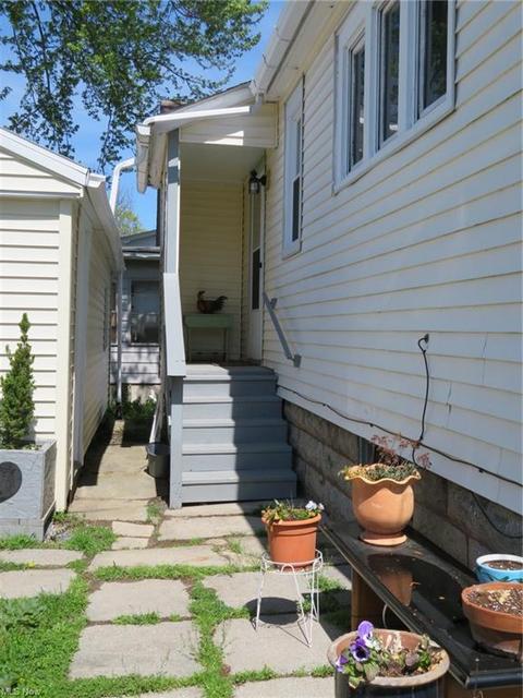 997 E River St, Elyria, OH 44035 photo 4