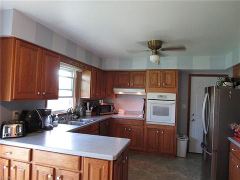 118 Alexander Dr, Elyria, OH 44035 photo 5
