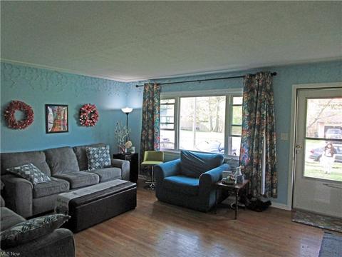 118 Alexander Dr, Elyria, OH 44035 photo 2